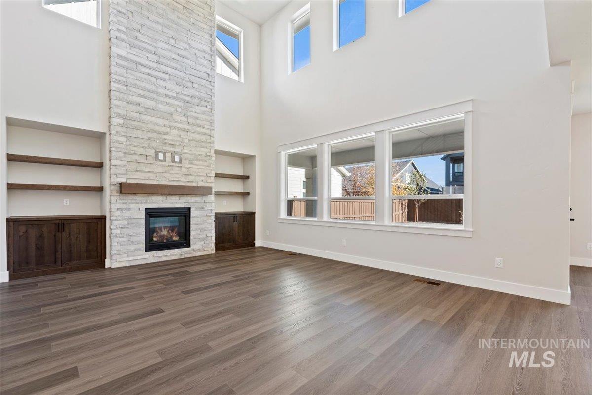 6846 N Willowside Ave