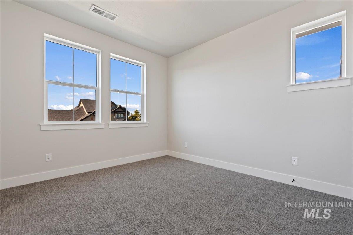 6846 N Willowside Ave