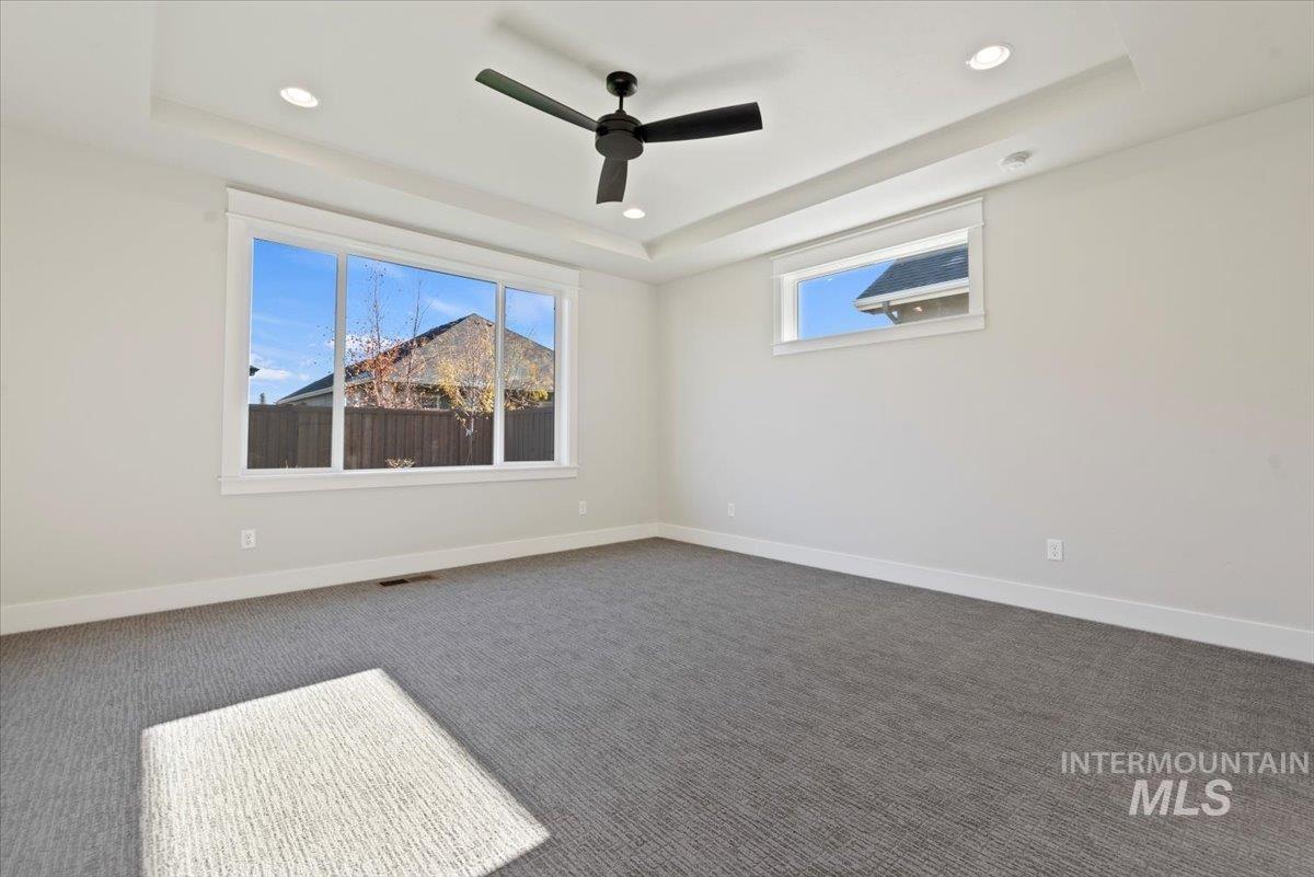 6846 N Willowside Ave