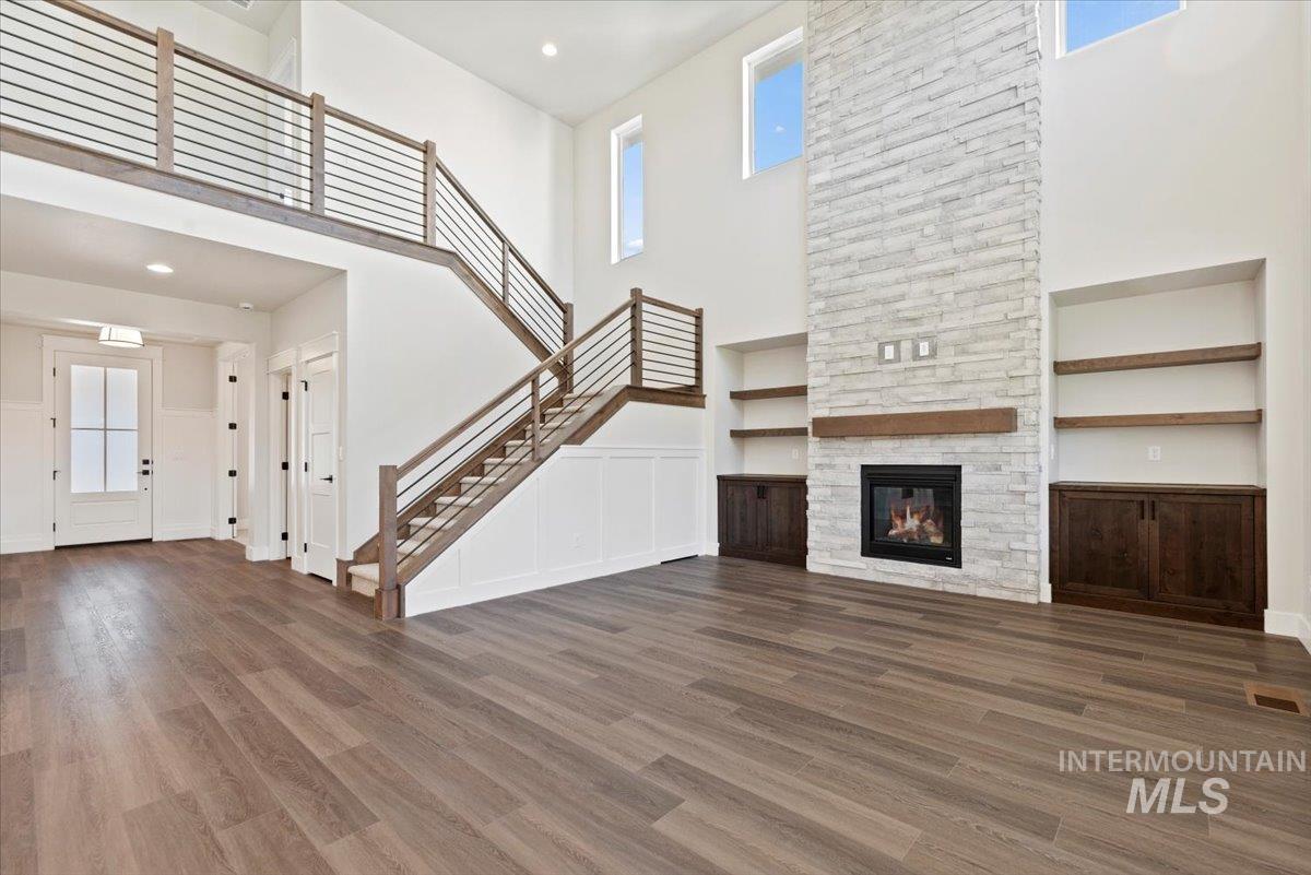 6846 N Willowside Ave