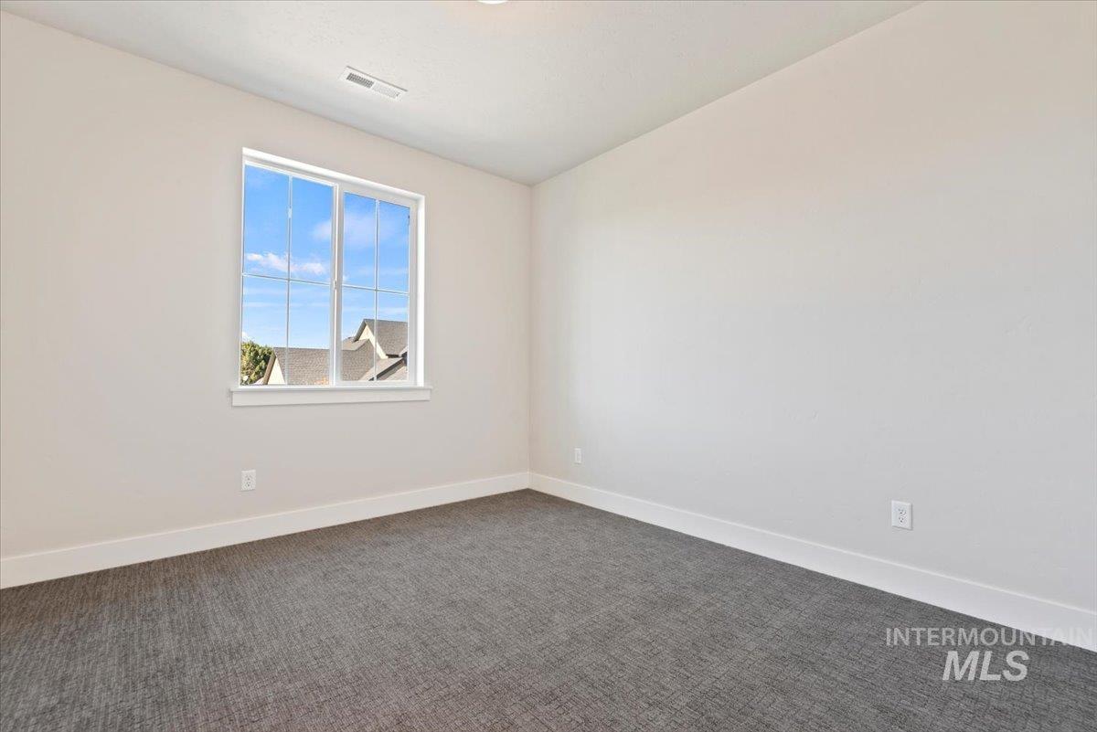 6846 N Willowside Ave