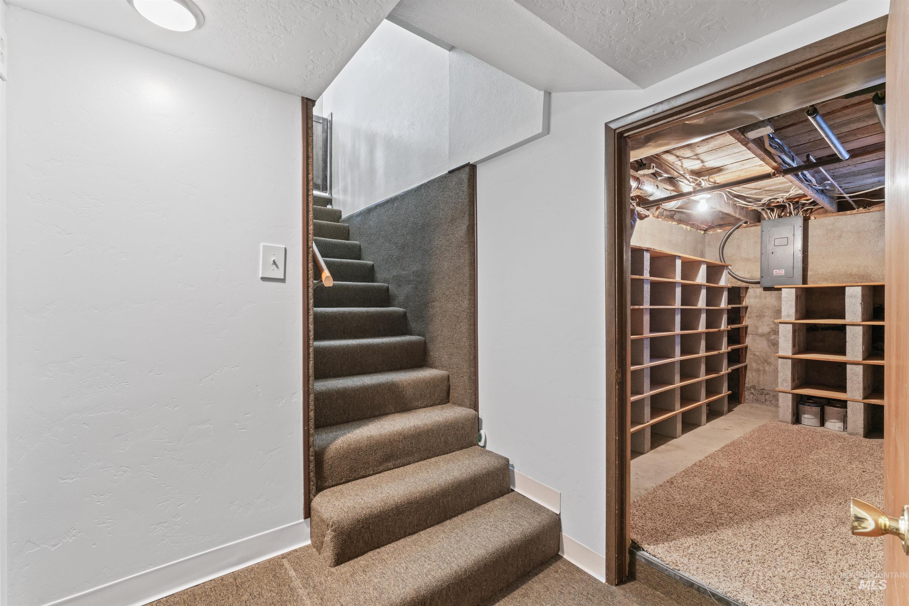 7993 Dearborne Rd
