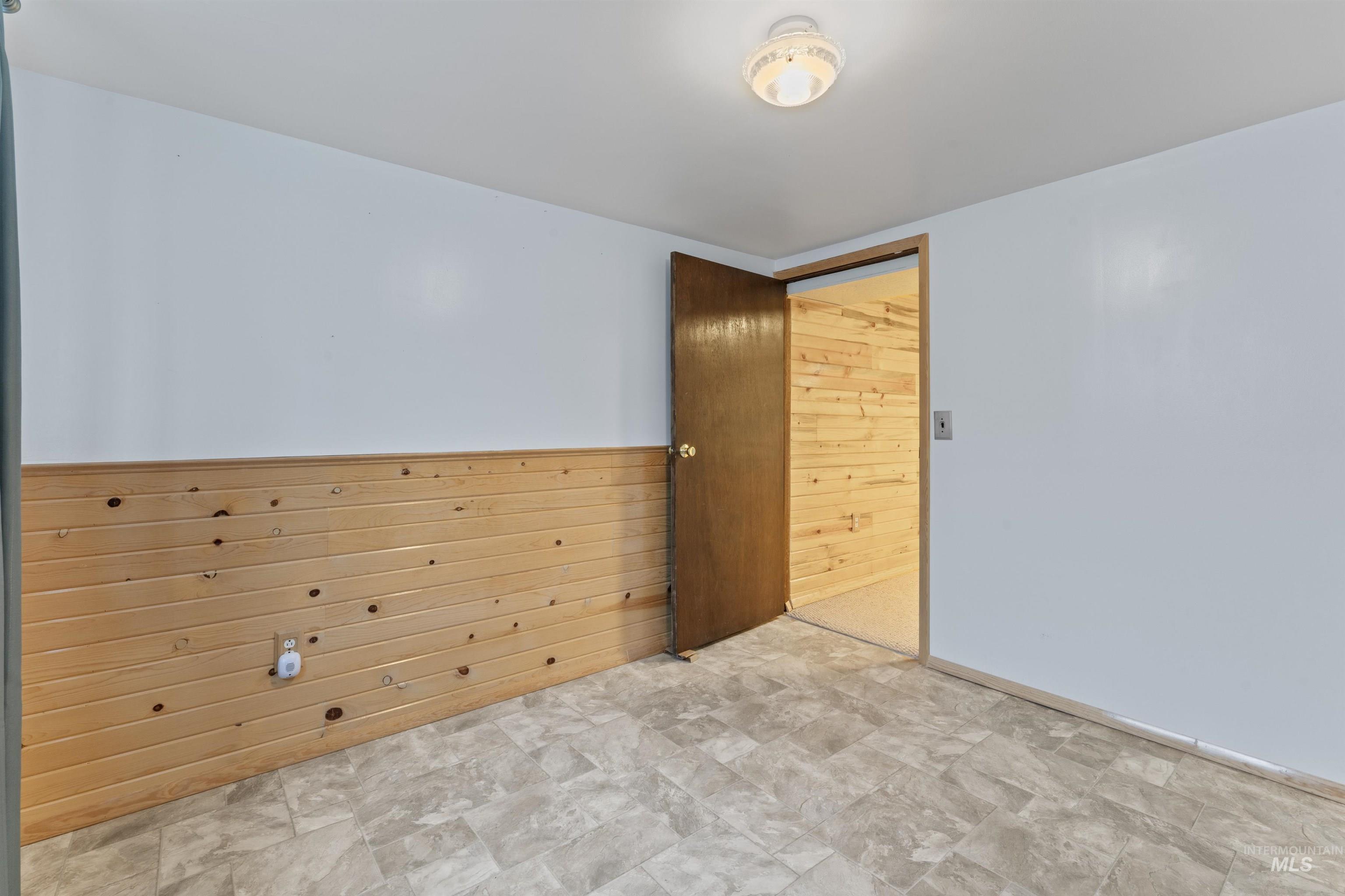 7993 Dearborne Rd