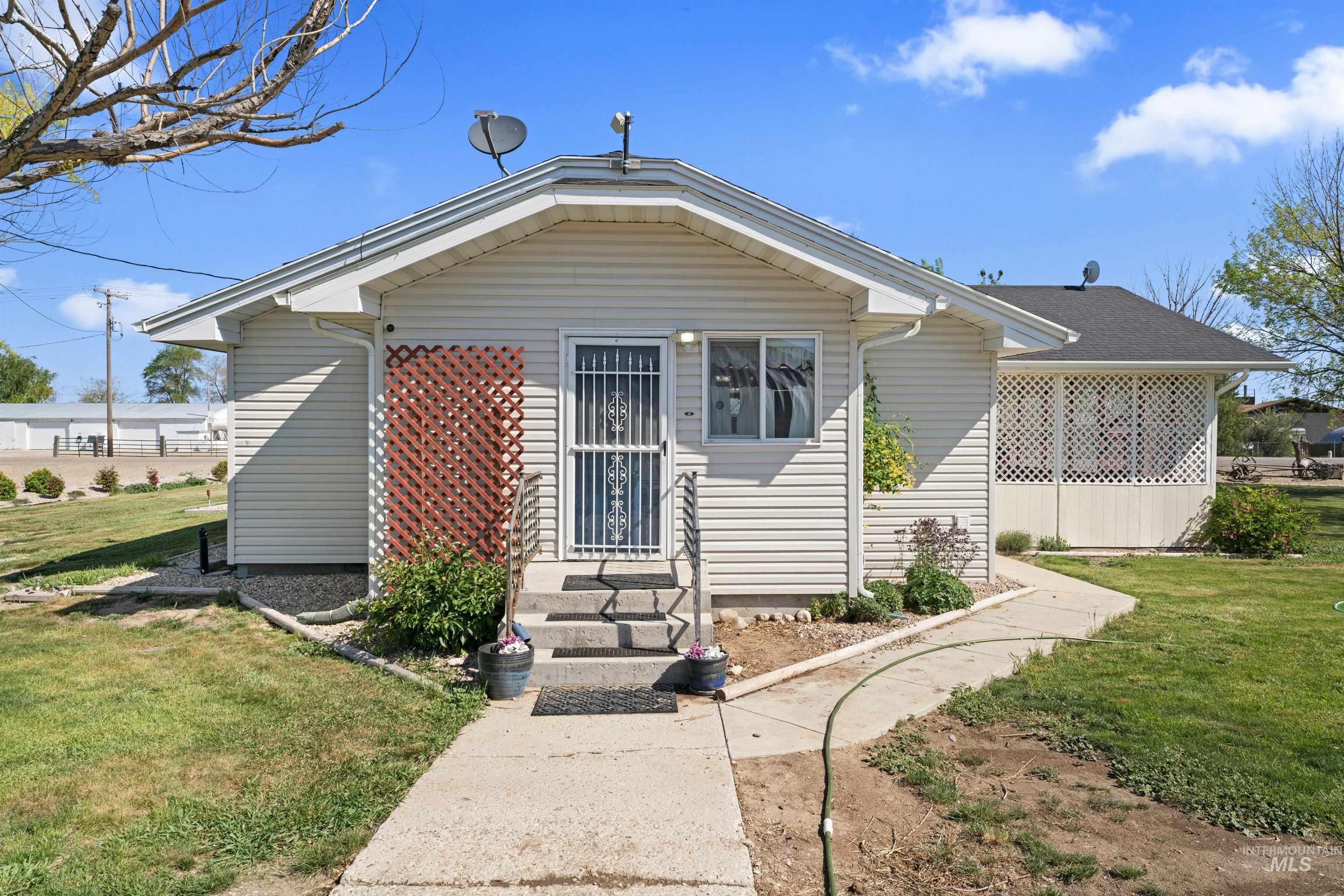 7993 Dearborne Rd