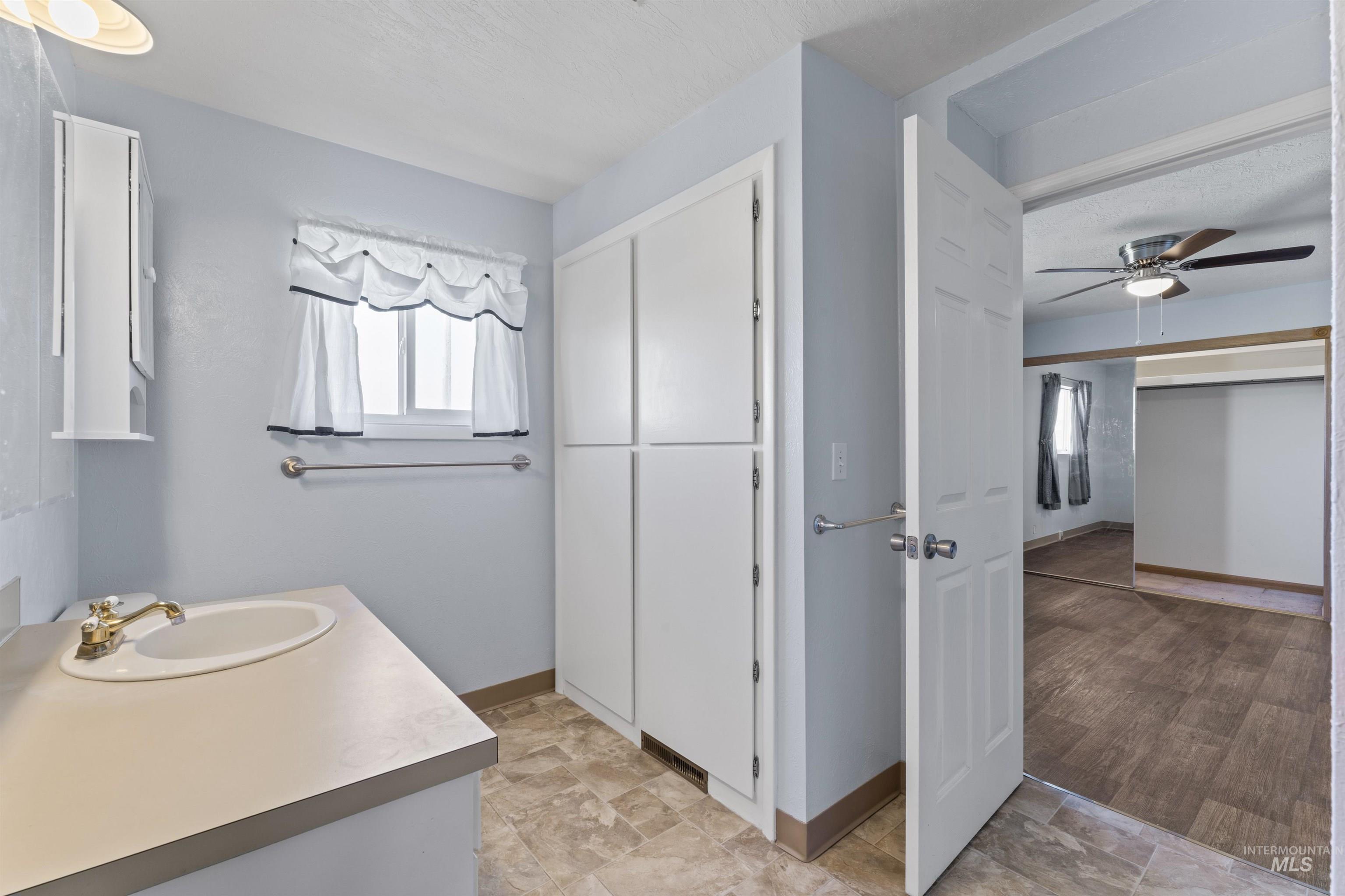 7993 Dearborne Rd