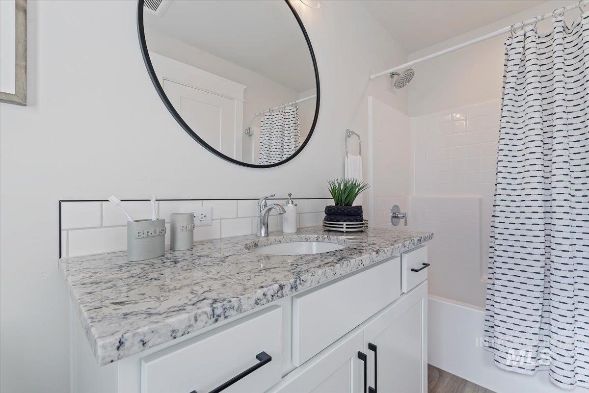 10123 W Mcmillan Rd And 10121 W. Mcmillan Rd (Adu)