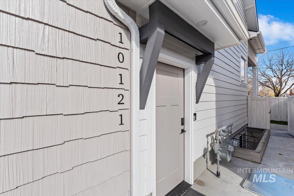 10123 W Mcmillan Rd And 10121 W. Mcmillan Rd (Adu)