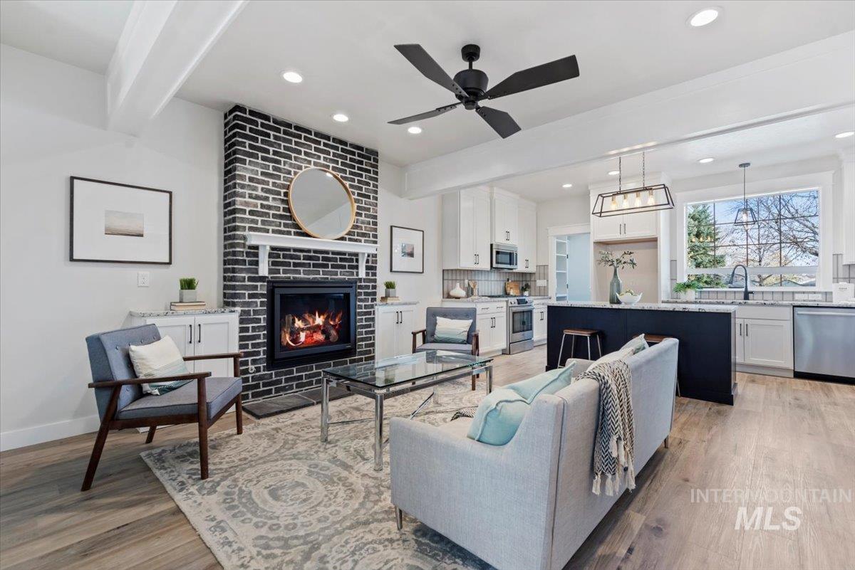 10123 W Mcmillan Rd And 10121 W. Mcmillan Rd (Adu)