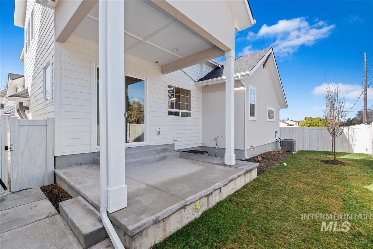 10123 W Mcmillan Rd And 10121 W. Mcmillan Rd (Adu)