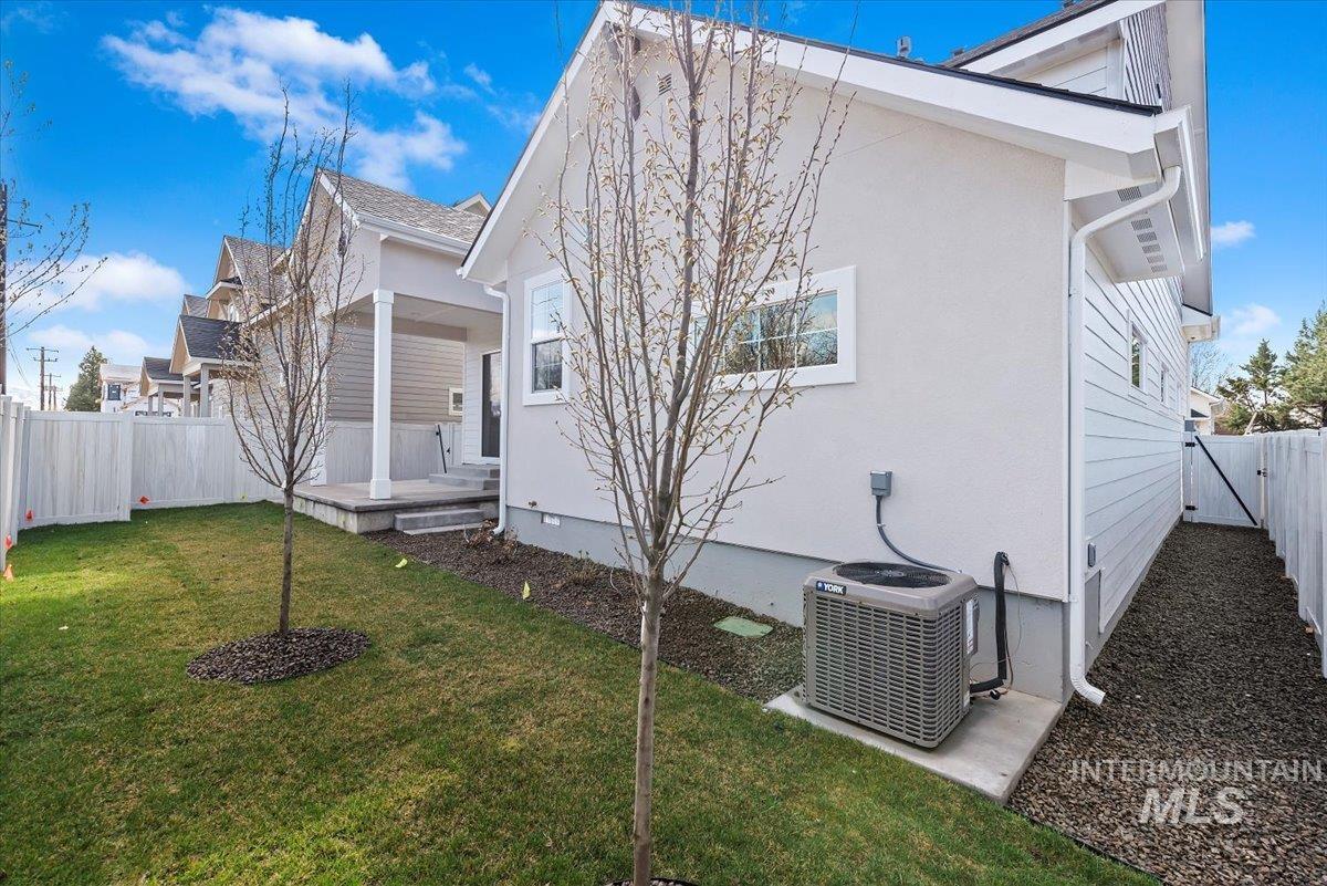 10123 W Mcmillan Rd And 10121 W. Mcmillan Rd (Adu)