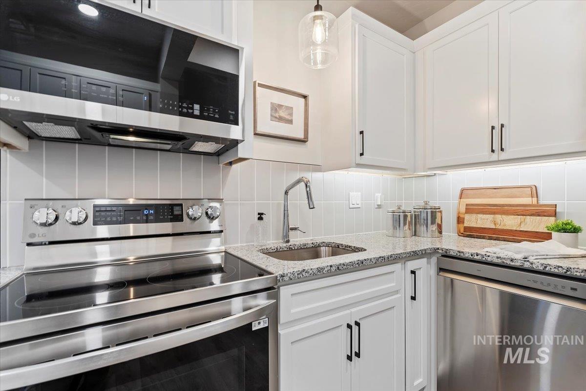 10123 W Mcmillan Rd And 10121 W. Mcmillan Rd (Adu)