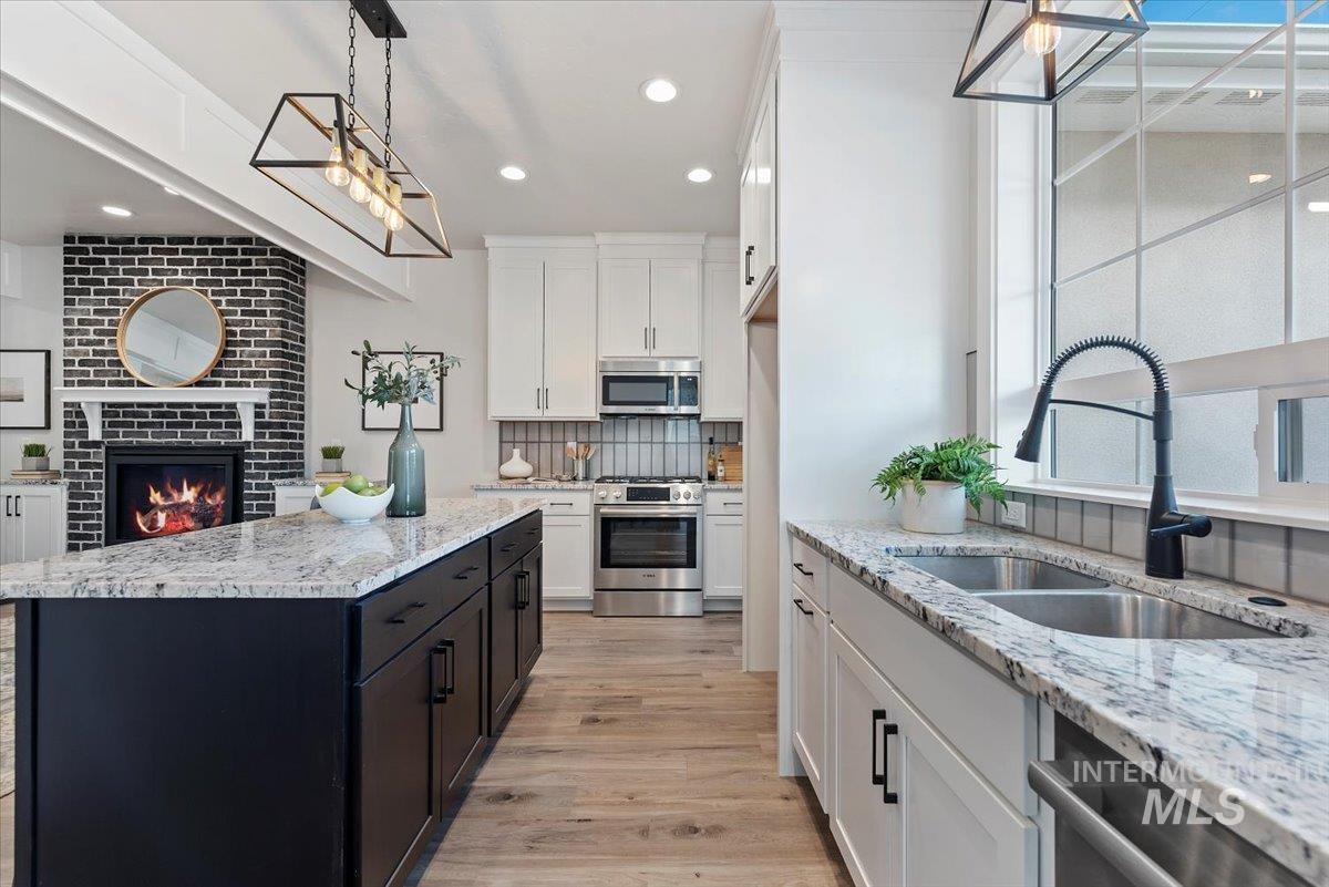 10123 W Mcmillan Rd And 10121 W. Mcmillan Rd (Adu)