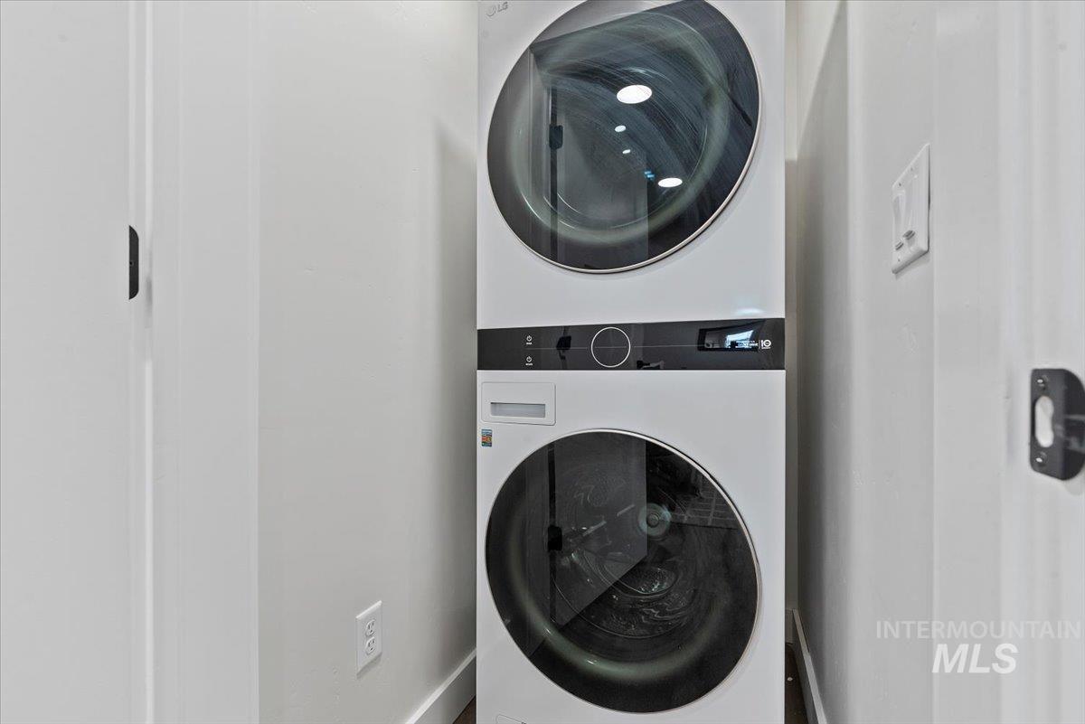 10123 W Mcmillan Rd And 10121 W. Mcmillan Rd (Adu)