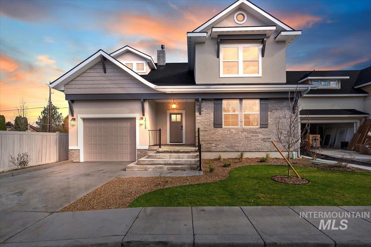 10123 W Mcmillan Rd And 10121 W. Mcmillan Rd (Adu)