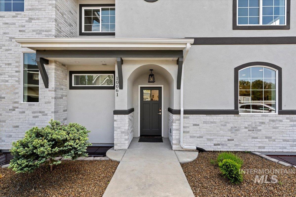 10061 W Mcmillan Rd & 10063 W. Mcmillan Rd