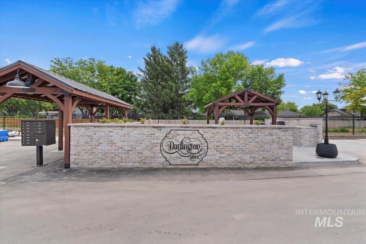 10061 W Mcmillan Rd & 10063 W. Mcmillan Rd