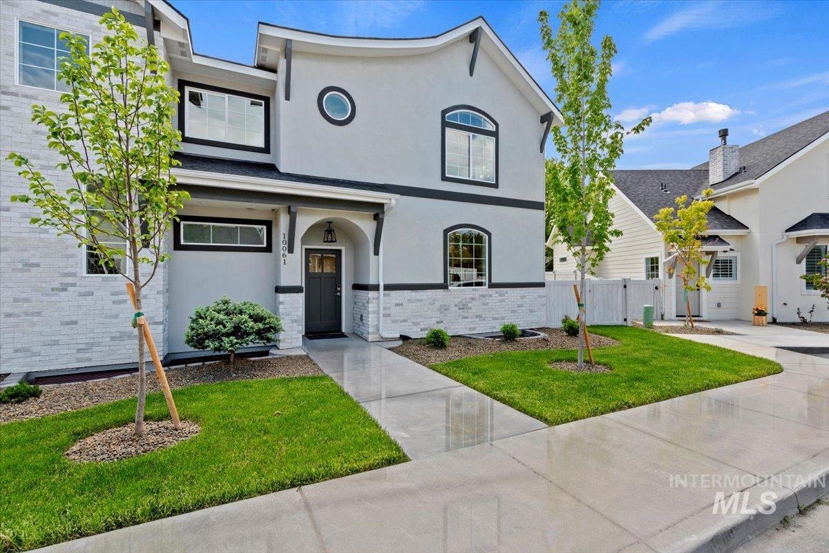 10061 W Mcmillan Rd & 10063 W. Mcmillan Rd