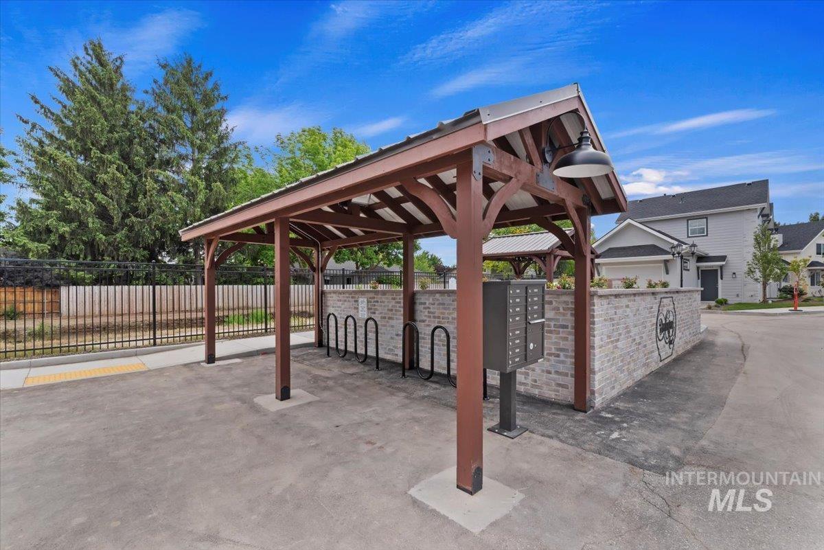 10061 W Mcmillan Rd & 10063 W. Mcmillan Rd