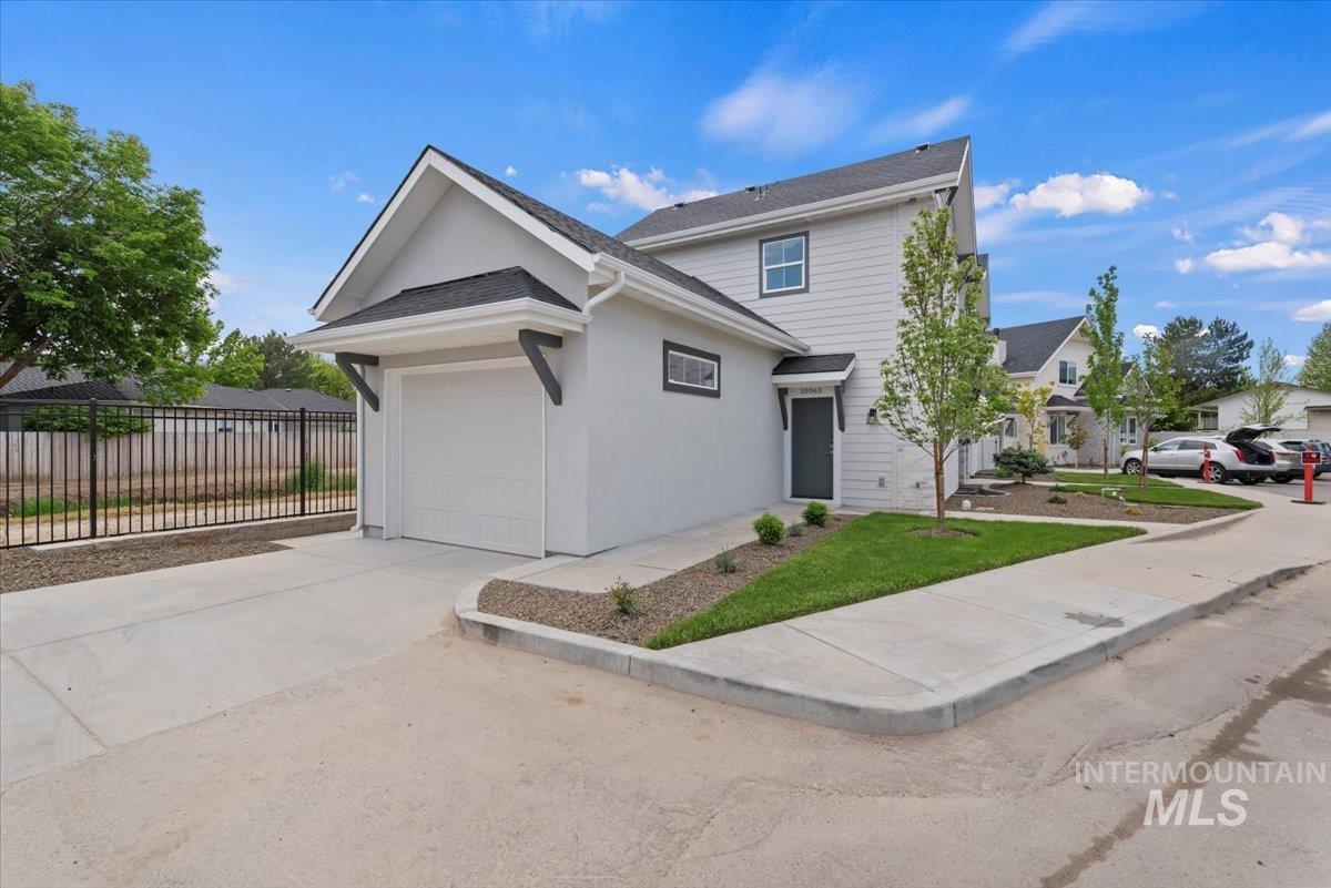 10061 W Mcmillan Rd & 10063 W. Mcmillan Rd