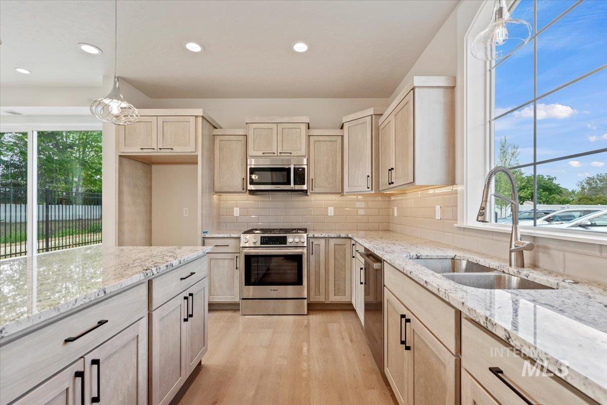 10061 W Mcmillan Rd & 10063 W. Mcmillan Rd