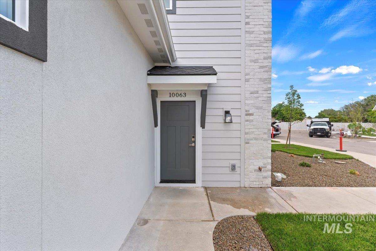 10061 W Mcmillan Rd & 10063 W. Mcmillan Rd