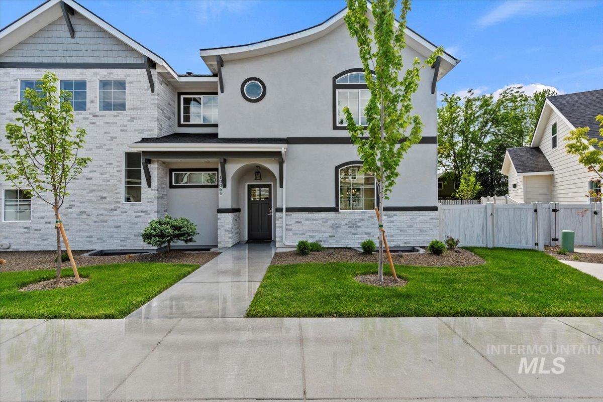 10061 W Mcmillan Rd & 10063 W. Mcmillan Rd
