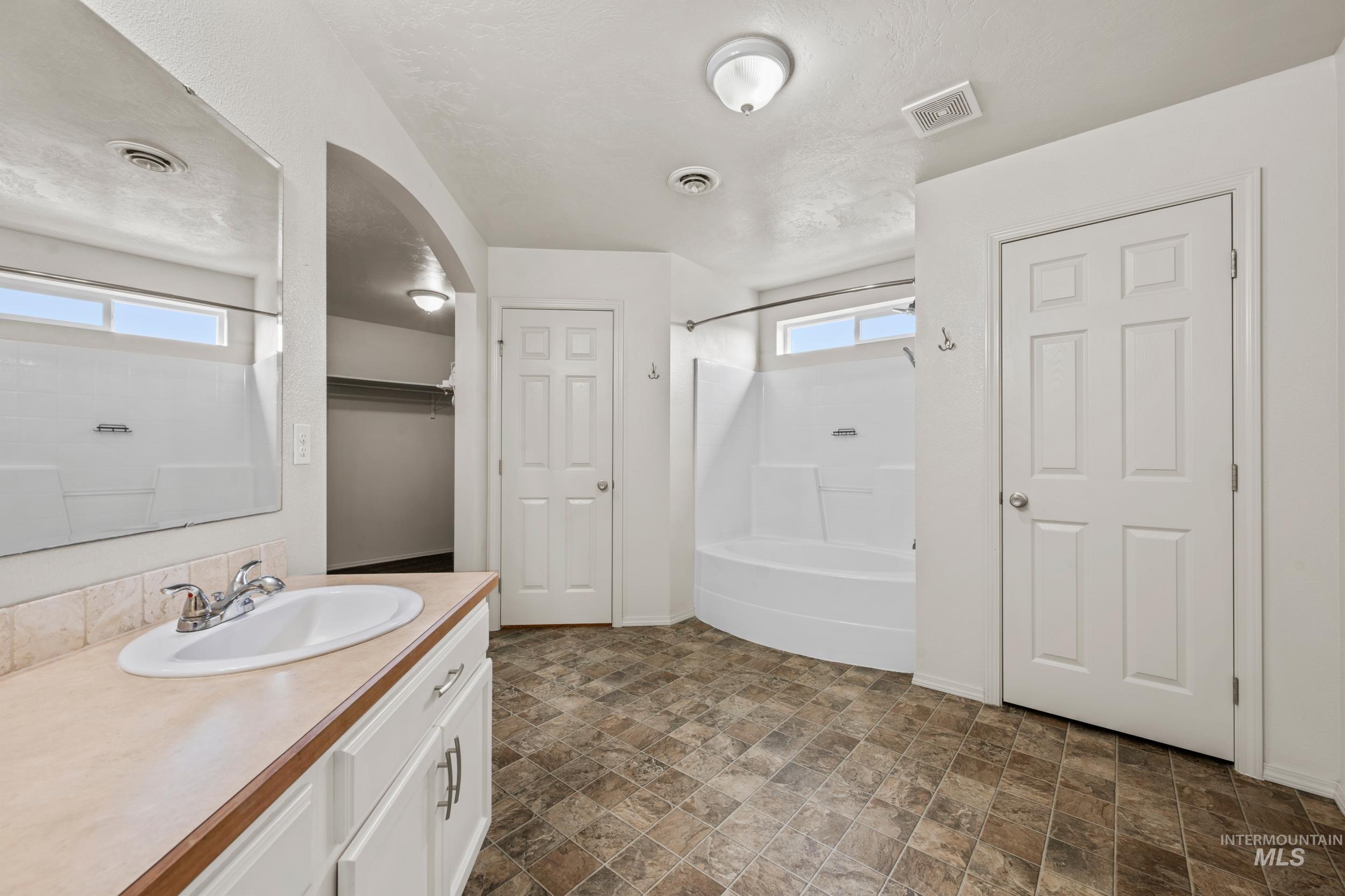 3902 S Leaning Tower Pl