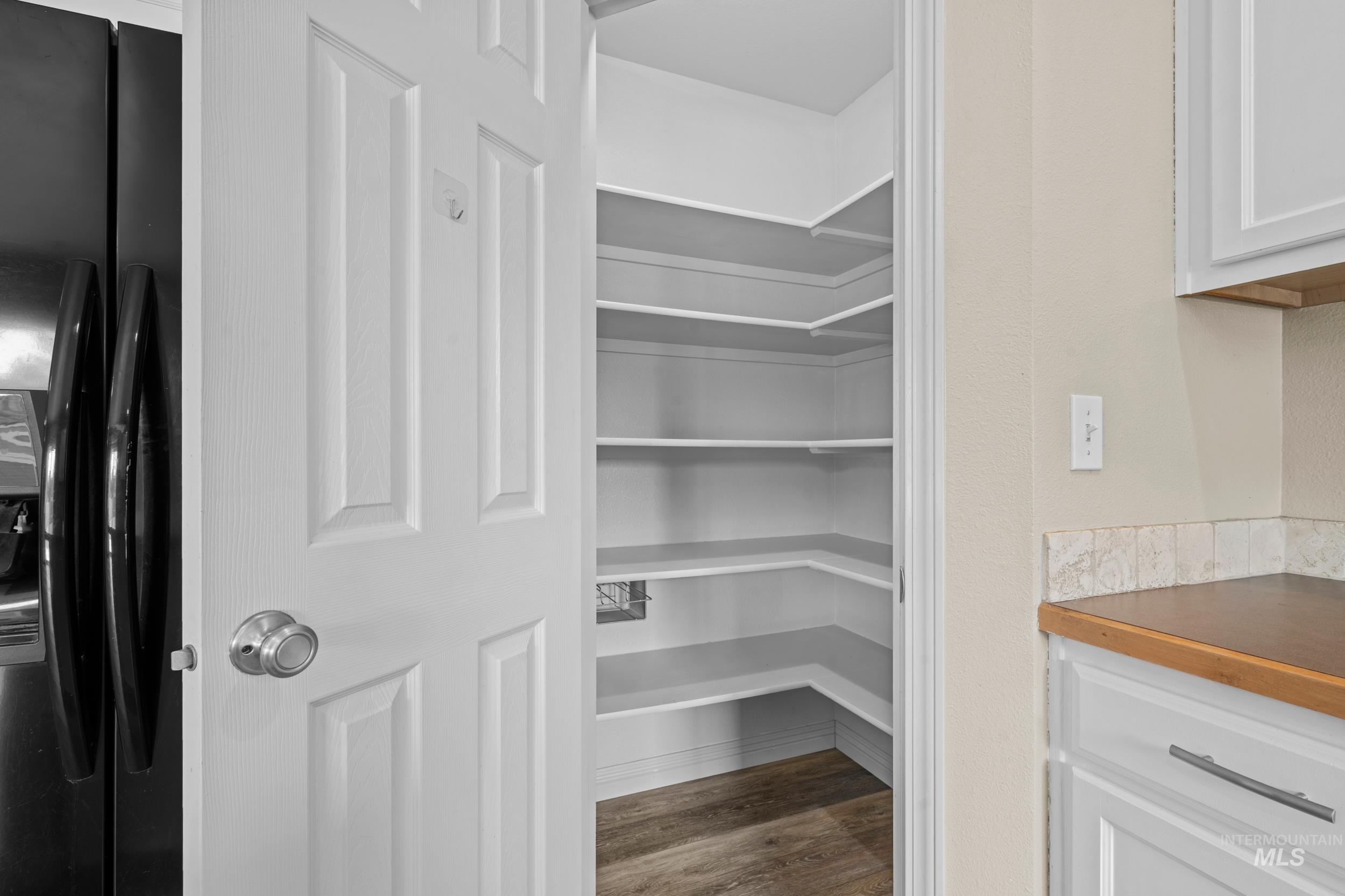 3902 S Leaning Tower Pl