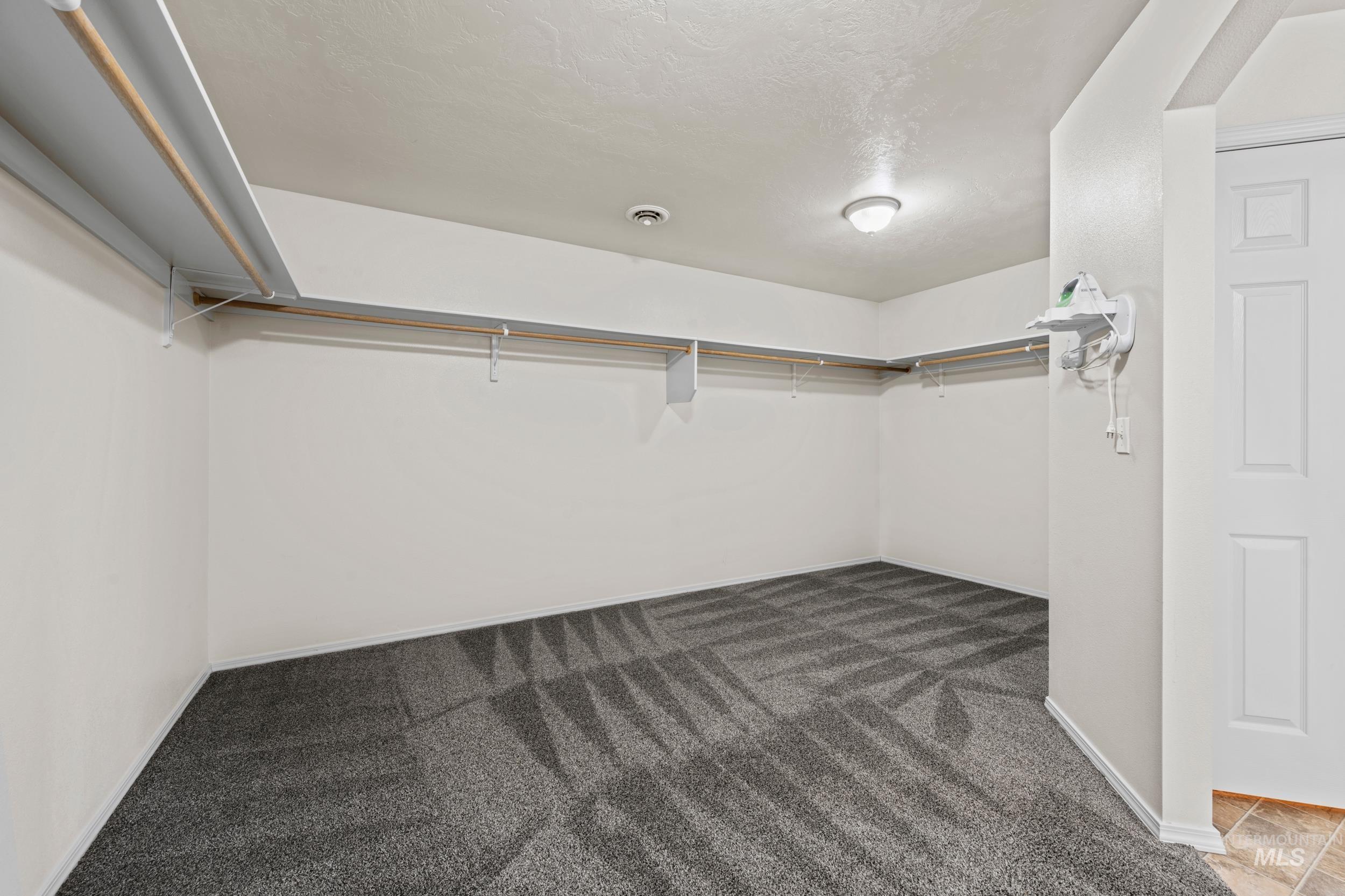 3902 S Leaning Tower Pl