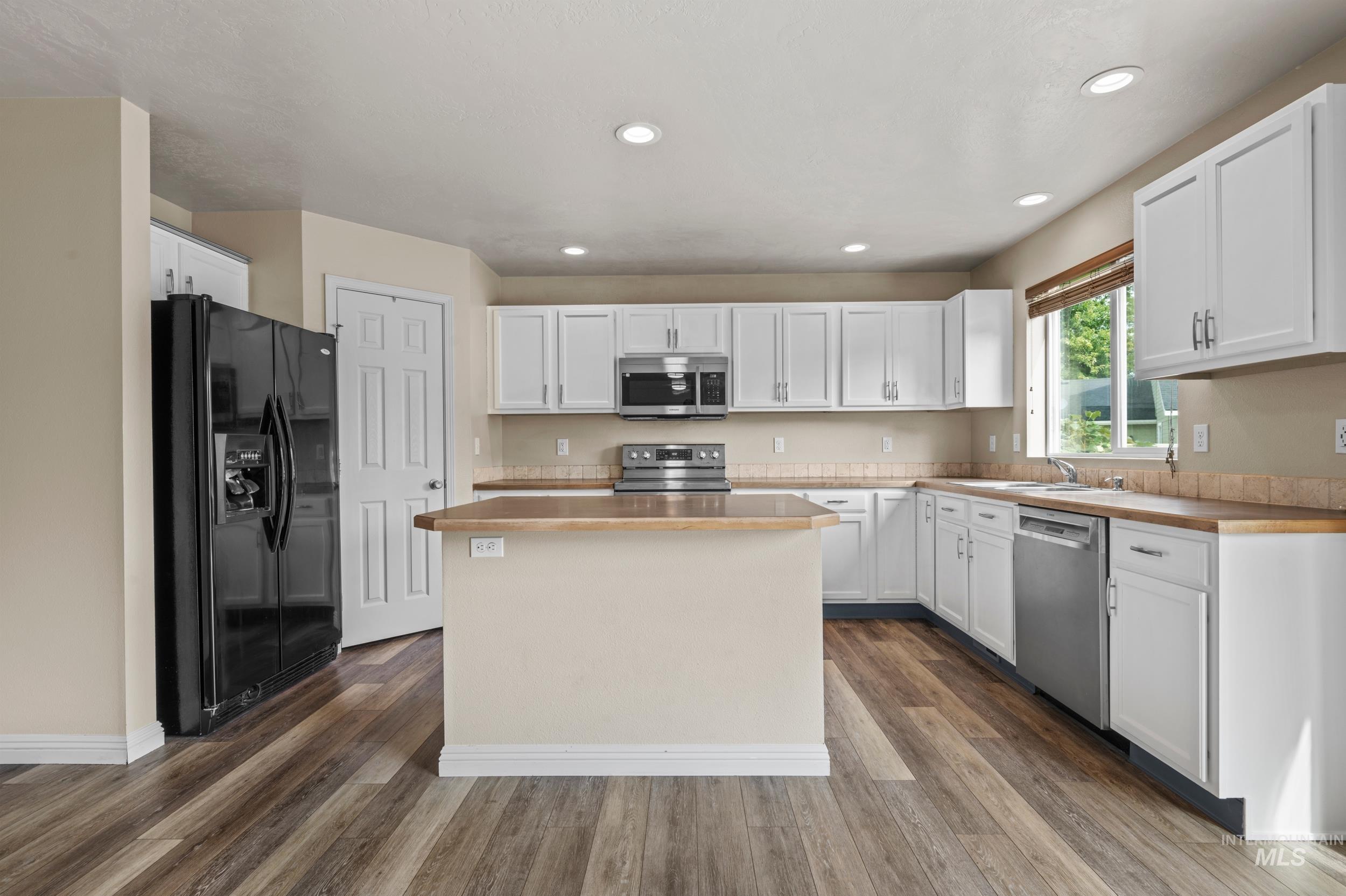 3902 S Leaning Tower Pl