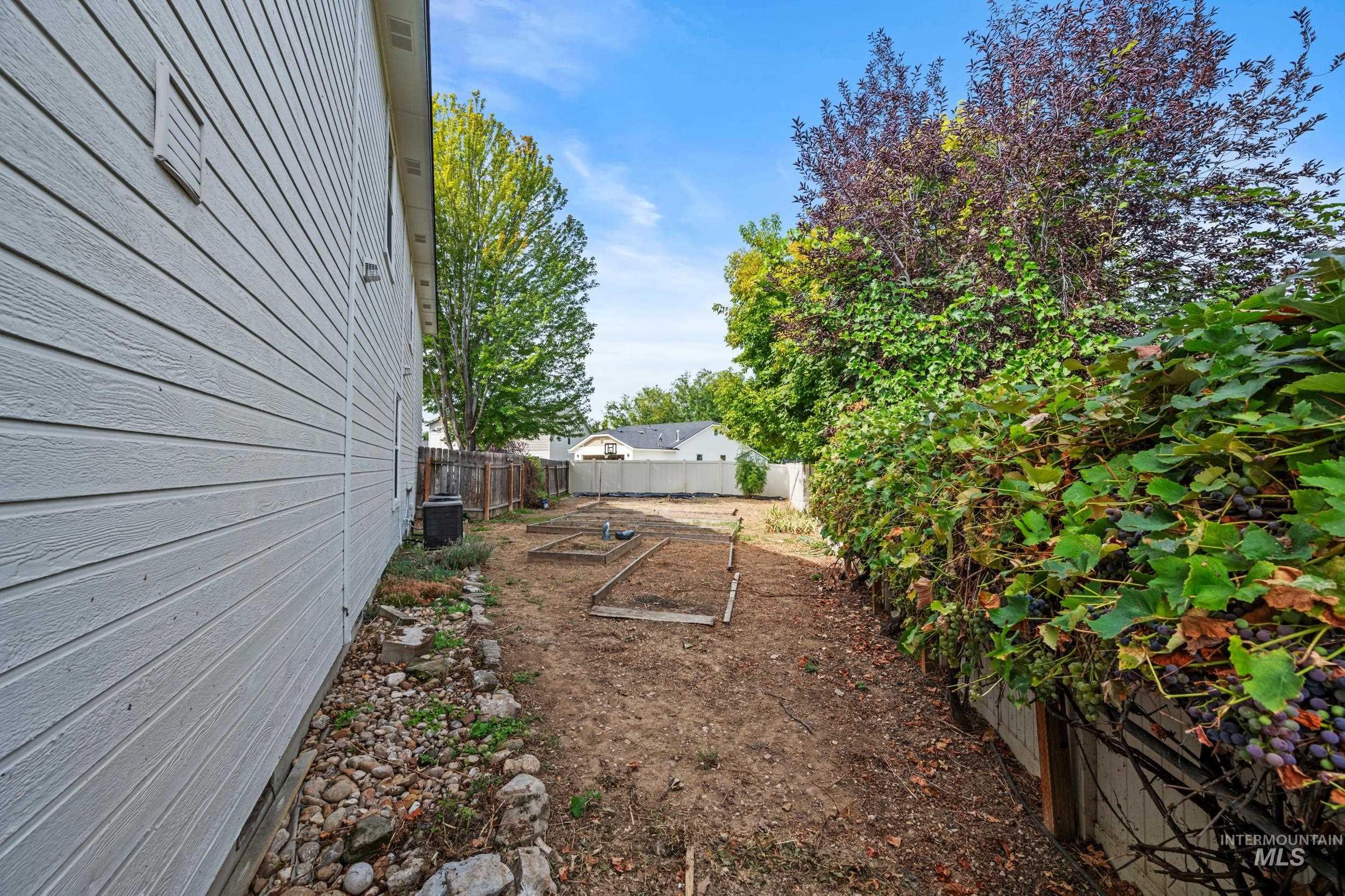 3902 S Leaning Tower Pl