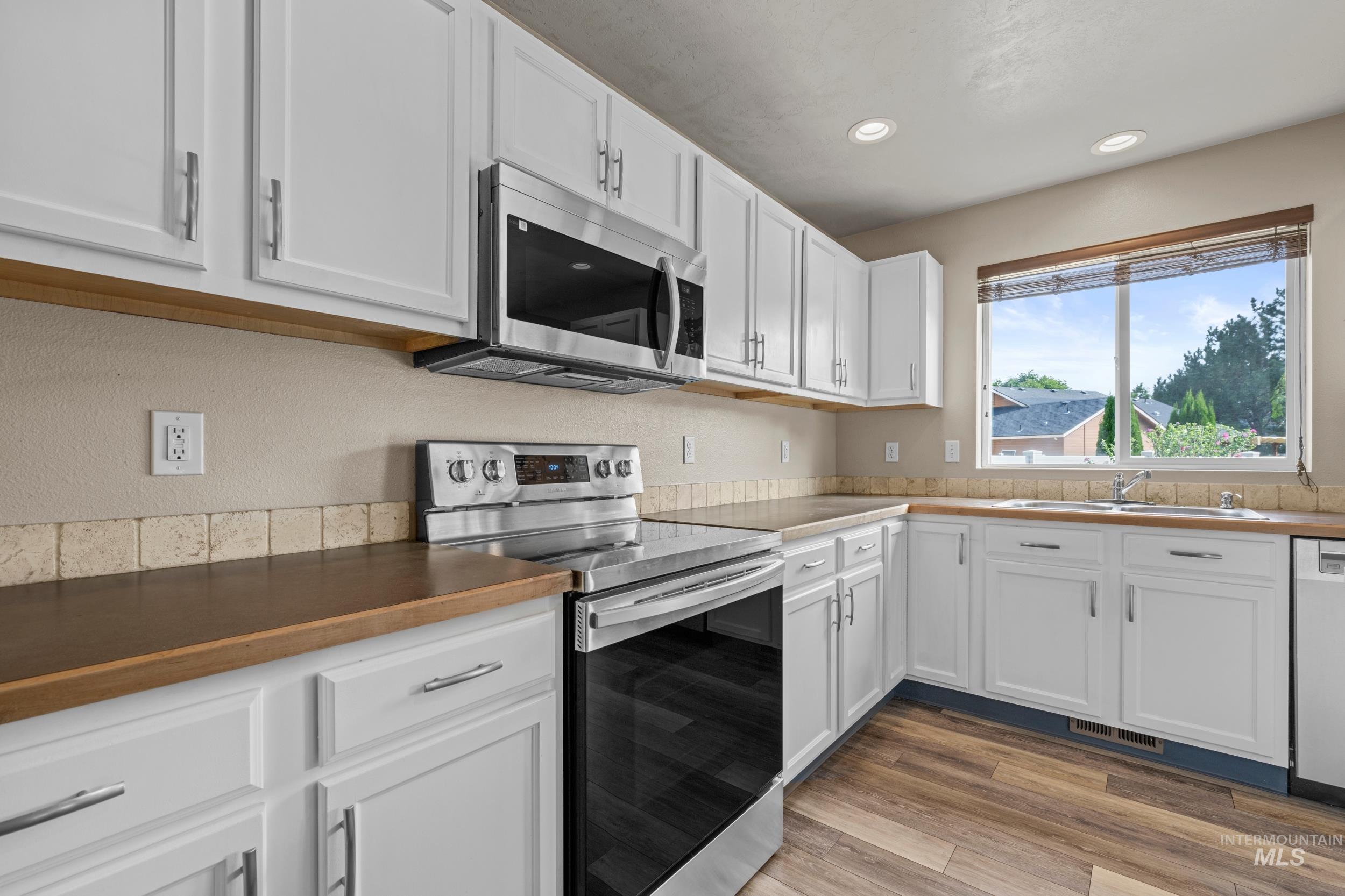 3902 S Leaning Tower Pl