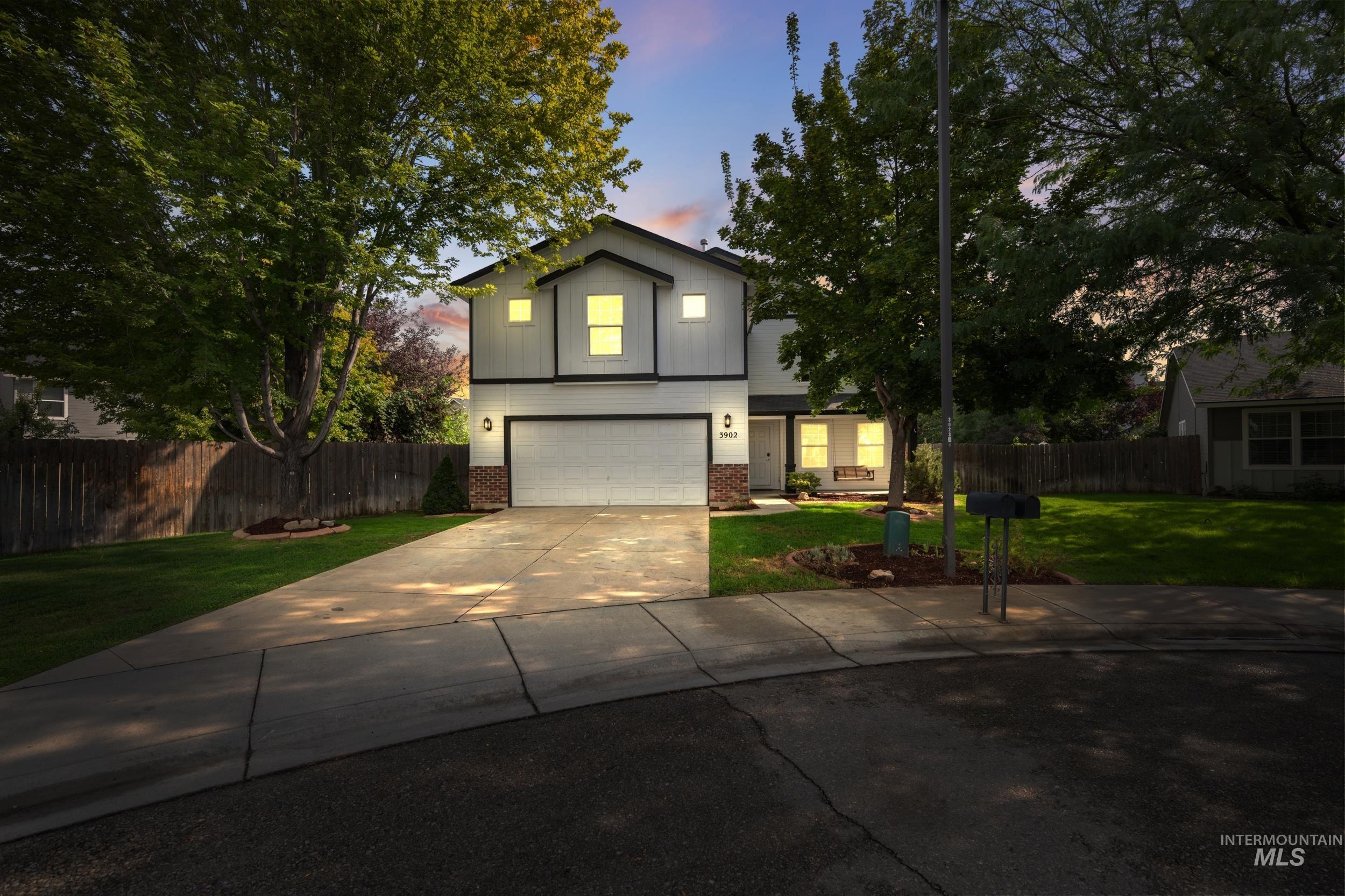 3902 S Leaning Tower Pl