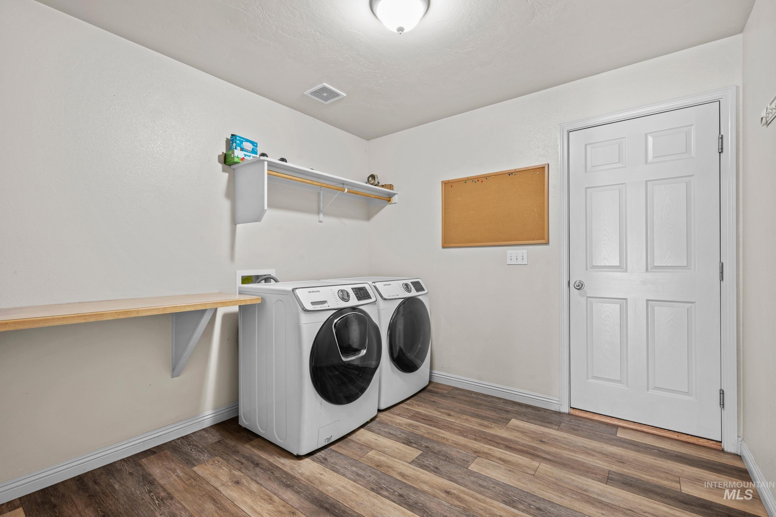 3902 S Leaning Tower Pl