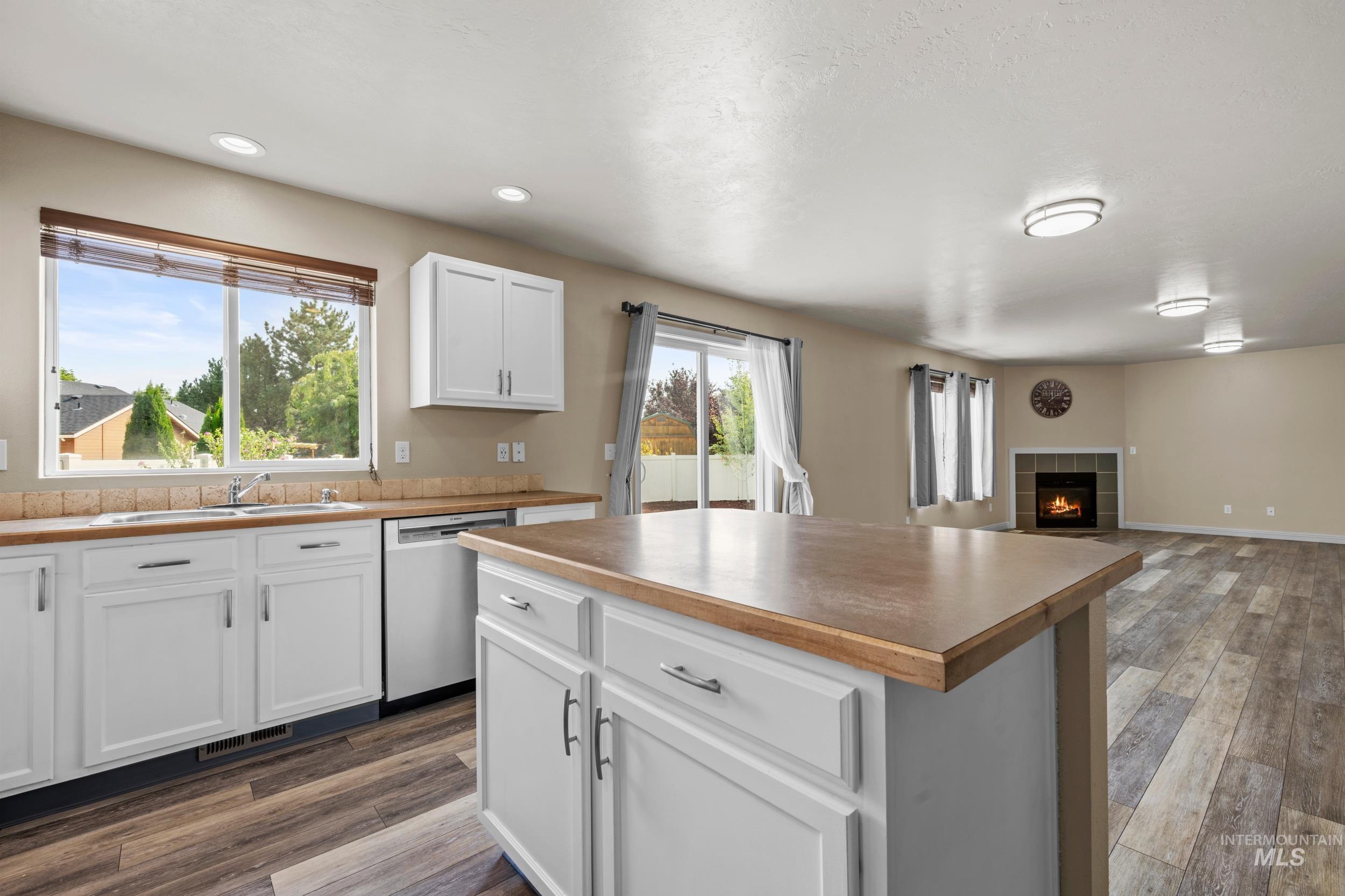 3902 S Leaning Tower Pl