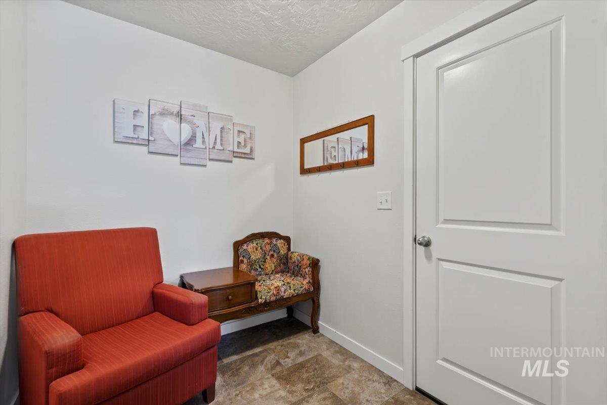 3410 S Ridge Hill Ave