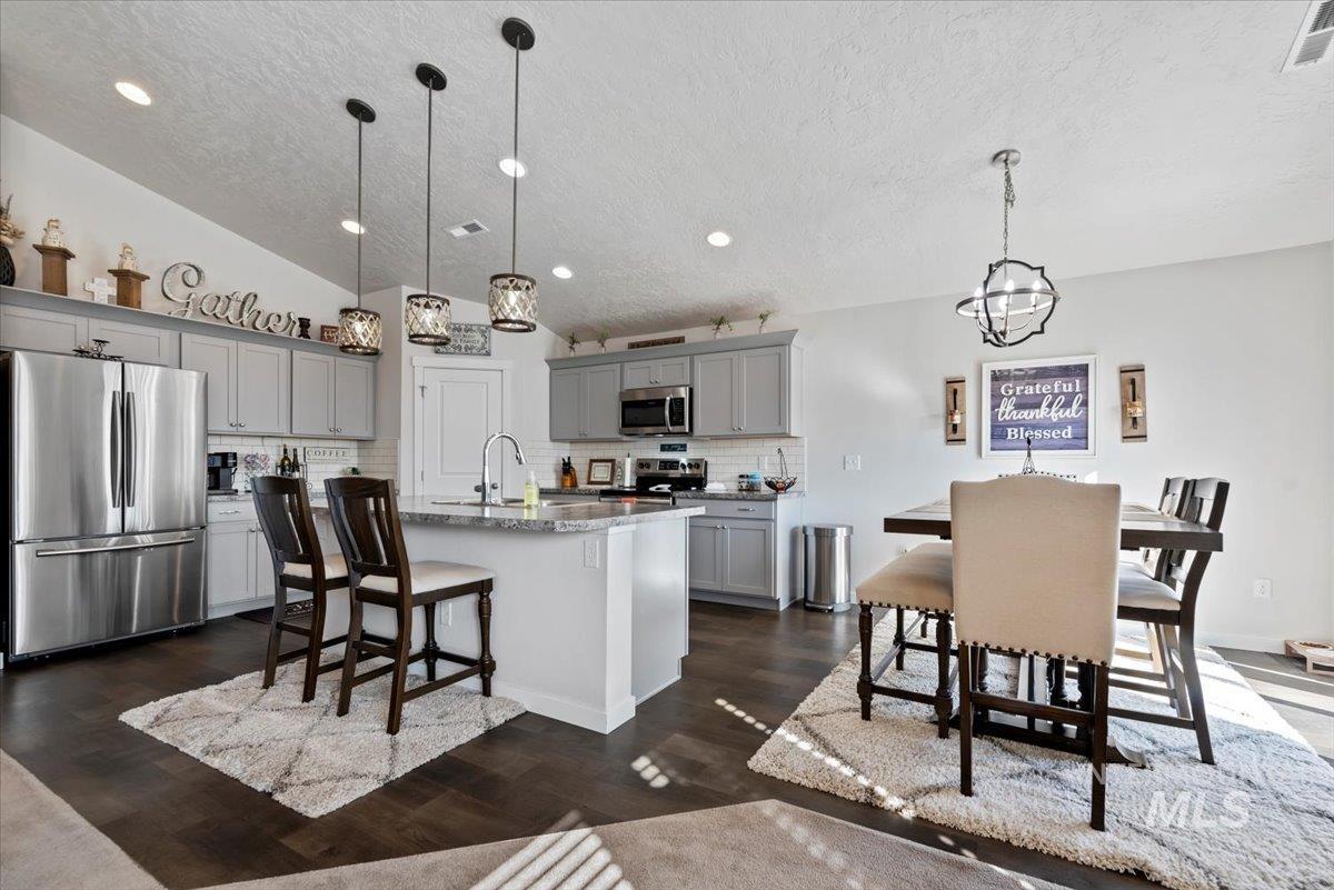 3410 S Ridge Hill Ave