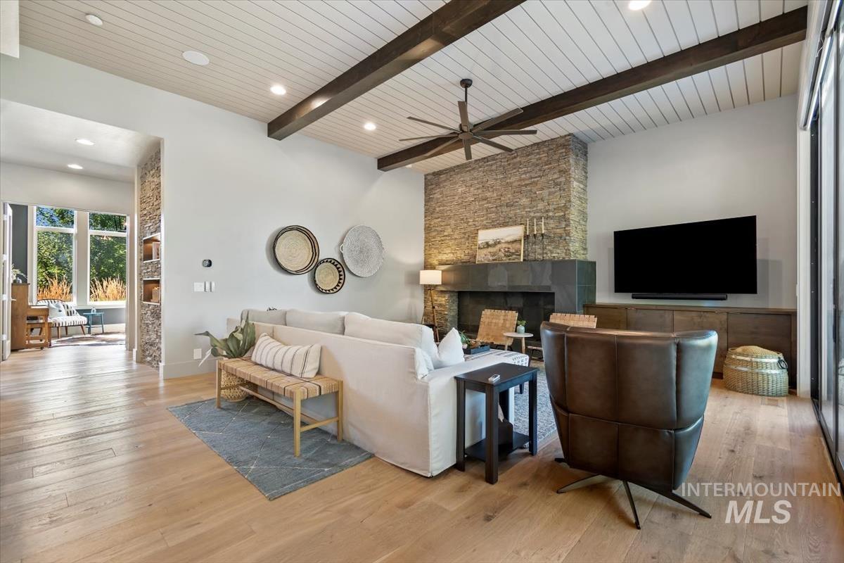 968 W Water Vista St