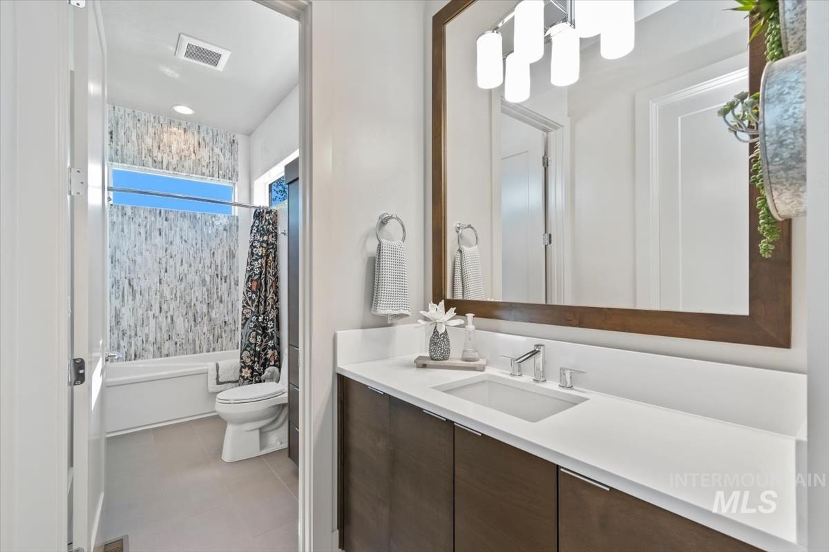 968 W Water Vista St