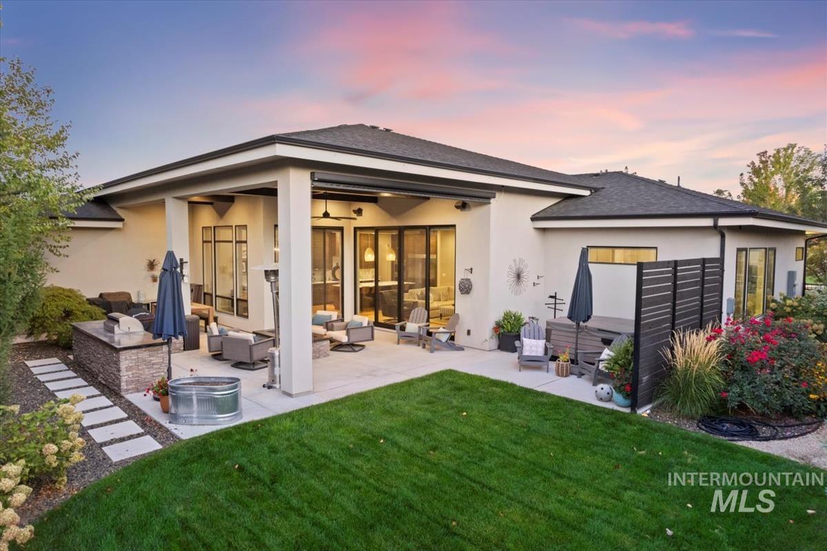 968 W Water Vista St