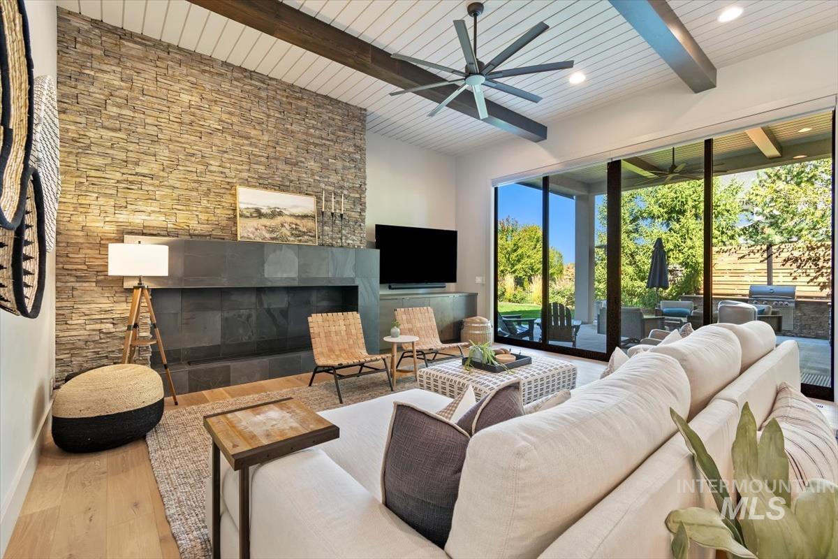 968 W Water Vista St