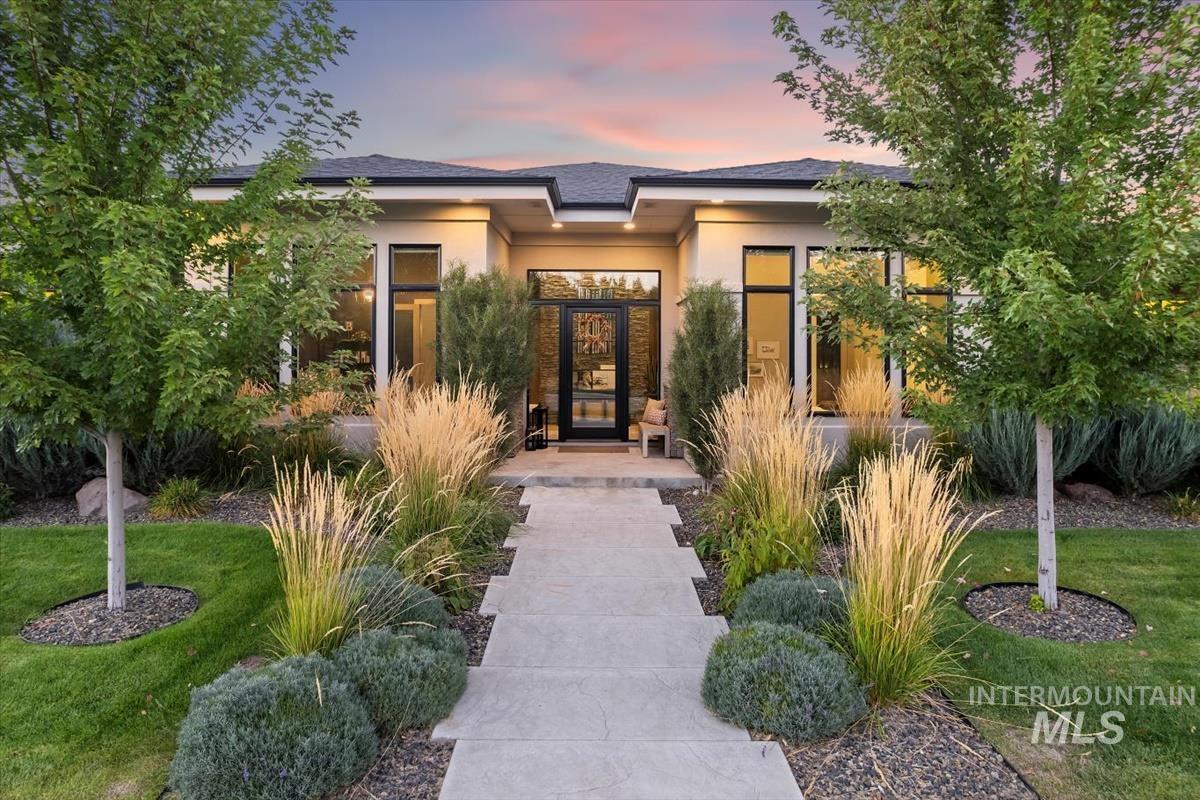 968 W Water Vista St