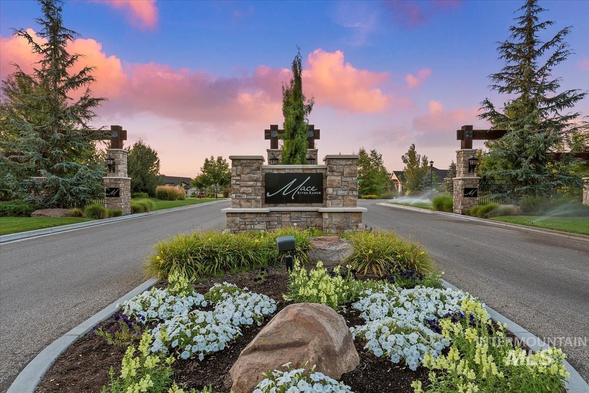 968 W Water Vista St