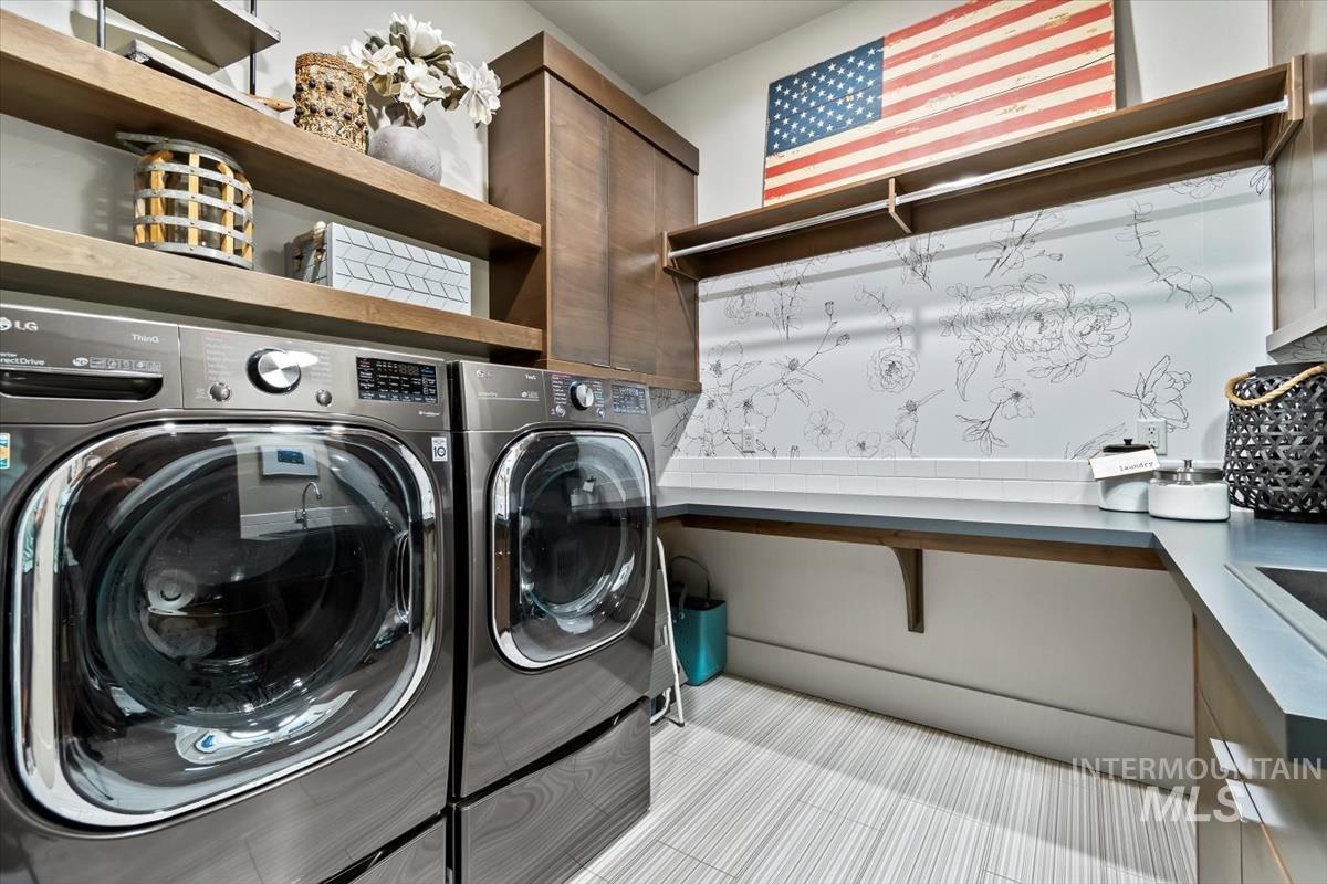 968 W Water Vista St