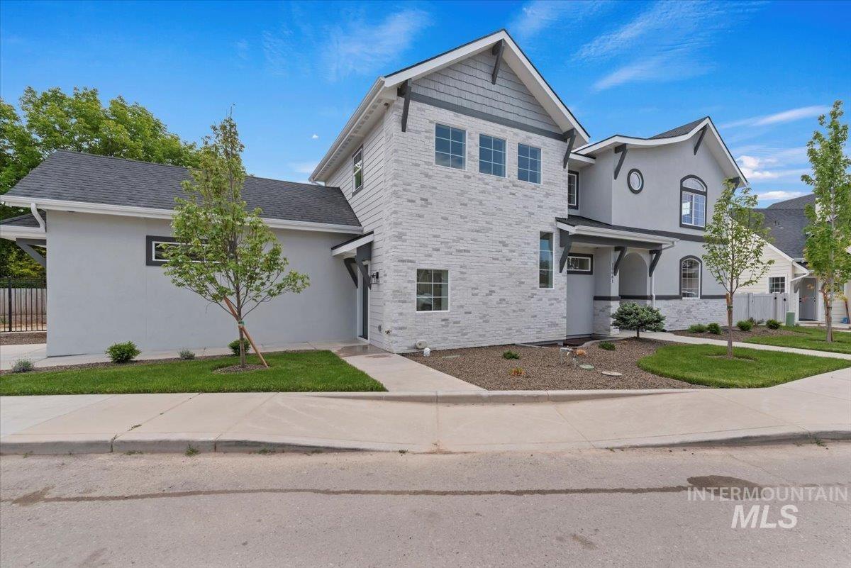 10061 W Mcmillan And 10063 W. Mcmillan