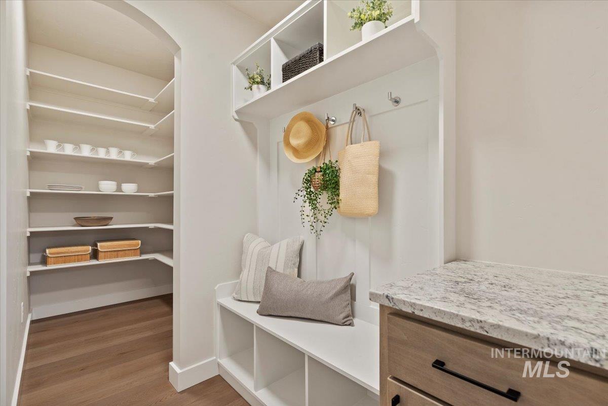 10061 W Mcmillan & 10063 Mcmillan (Adu)