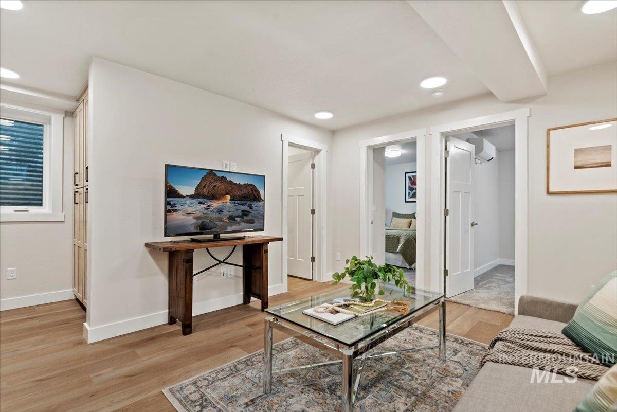 10061 W Mcmillan & 10063 Mcmillan (Adu)