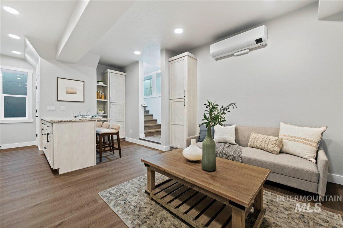 10093 W Mcmillan & 10095 Mcmillan (Adu)