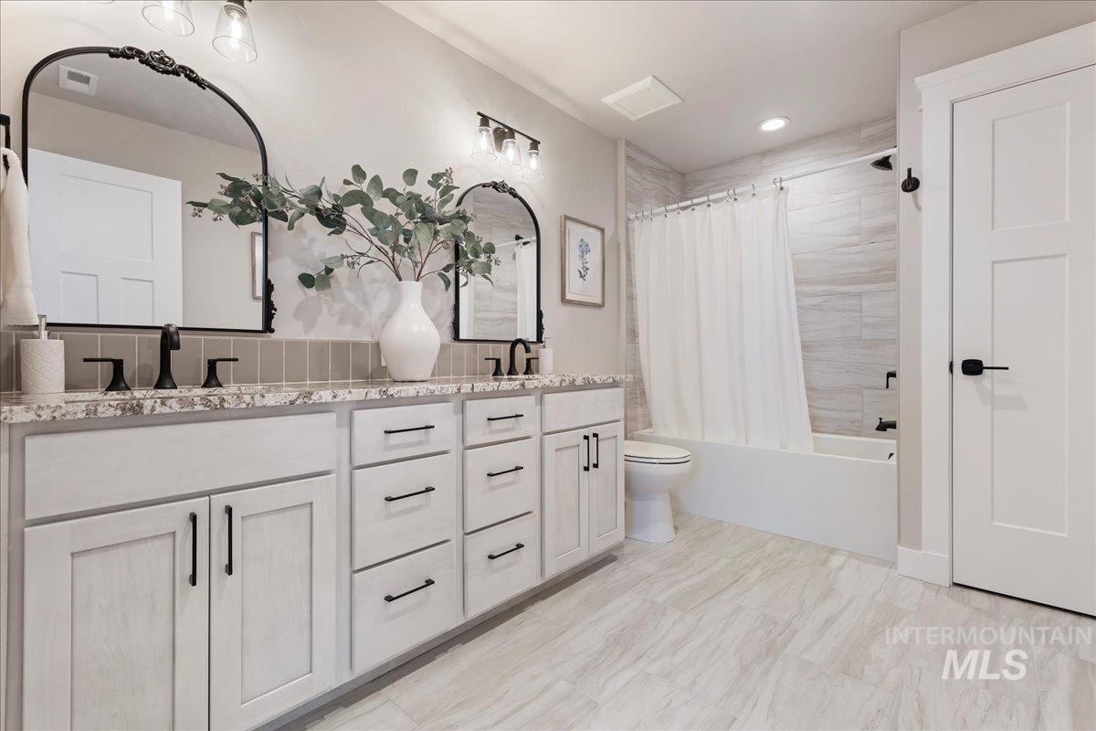 10093 W Mcmillan & 10095 Mcmillan (Adu)