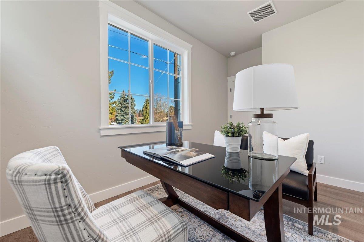 10093 W Mcmillan & 10095 Mcmillan (Adu)